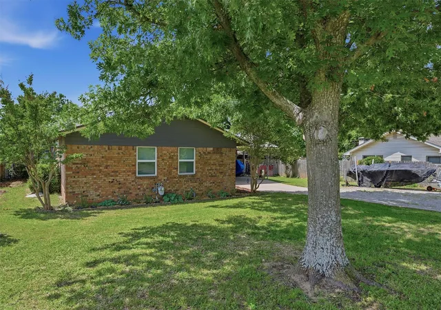 3rd image of 111 E Pecan St, Gunter, TX 75058 | MLS# 21260281