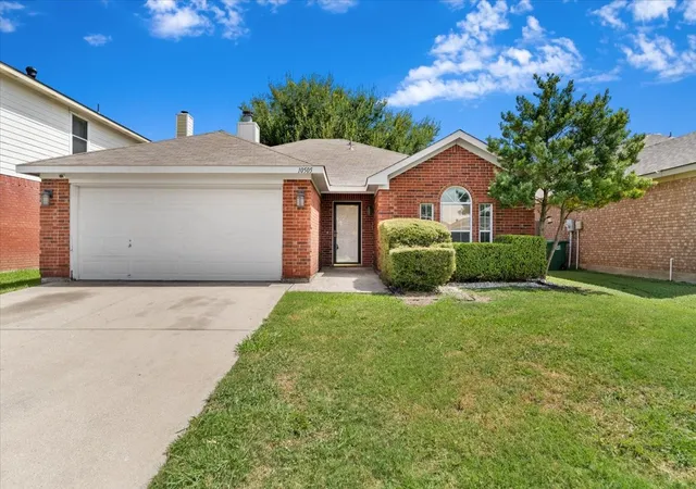 Photo 1 of Single family home for sale at 10505 Braewood Dr, Fort Worth, TX 76131 | MLS# 21263933 | Listing updated on 2026-08-22