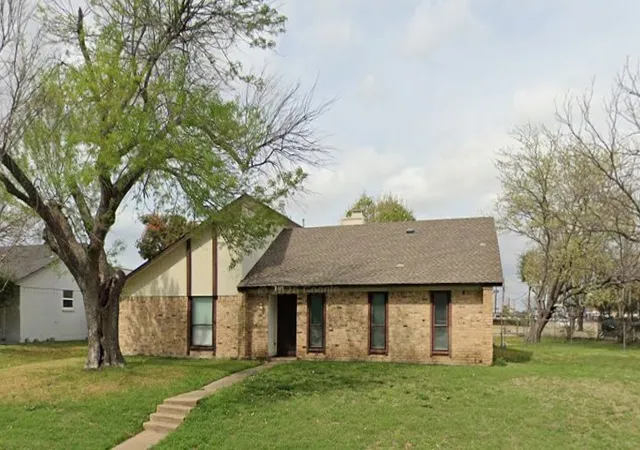 Homes for sale in Richardson, TX | 2111 Meredith Ln, Richardson, TX 75081 | MLS# 21261586