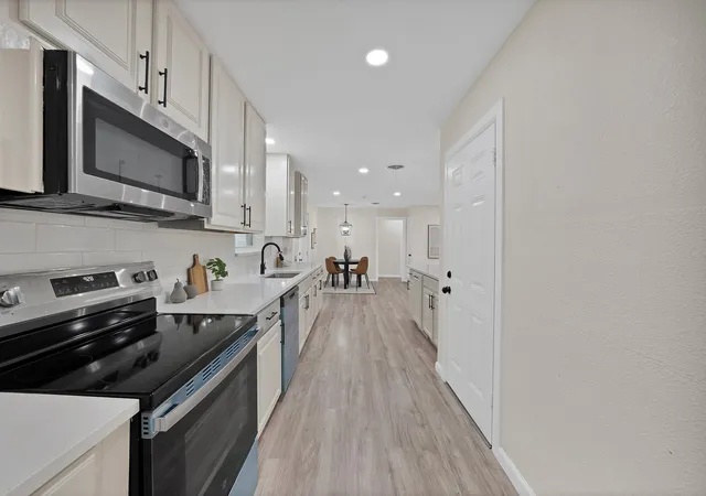 2nd image of 2013 Monaco Ct, Arlington, TX 76010 | MLS# 21259497
