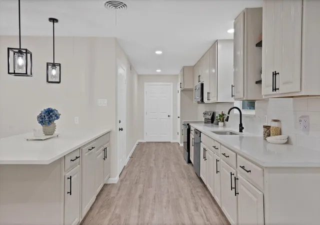 3rd image of 2013 Monaco Ct, Arlington, TX 76010 | MLS# 21259497