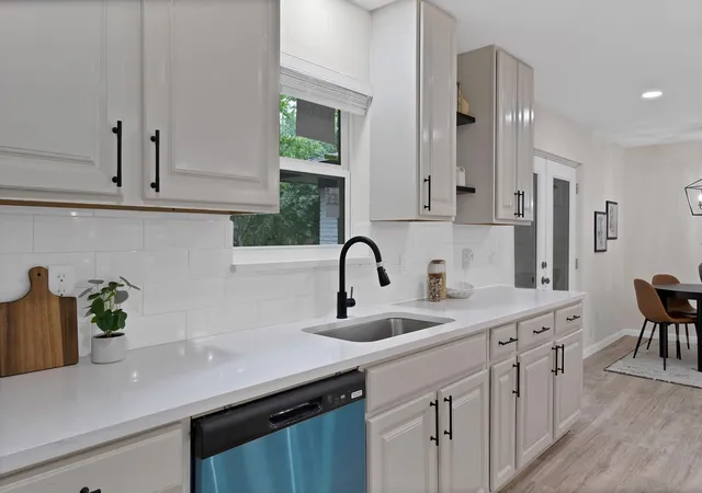 5th image of 2013 Monaco Ct, Arlington, TX 76010 | MLS# 21259497