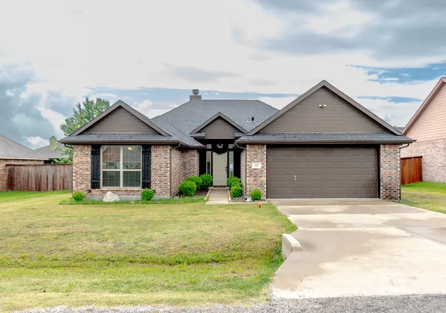 Homes for sale in Palmer, TX | 103 Palomino Dr, Palmer, TX 75152 | MLS# 21258075