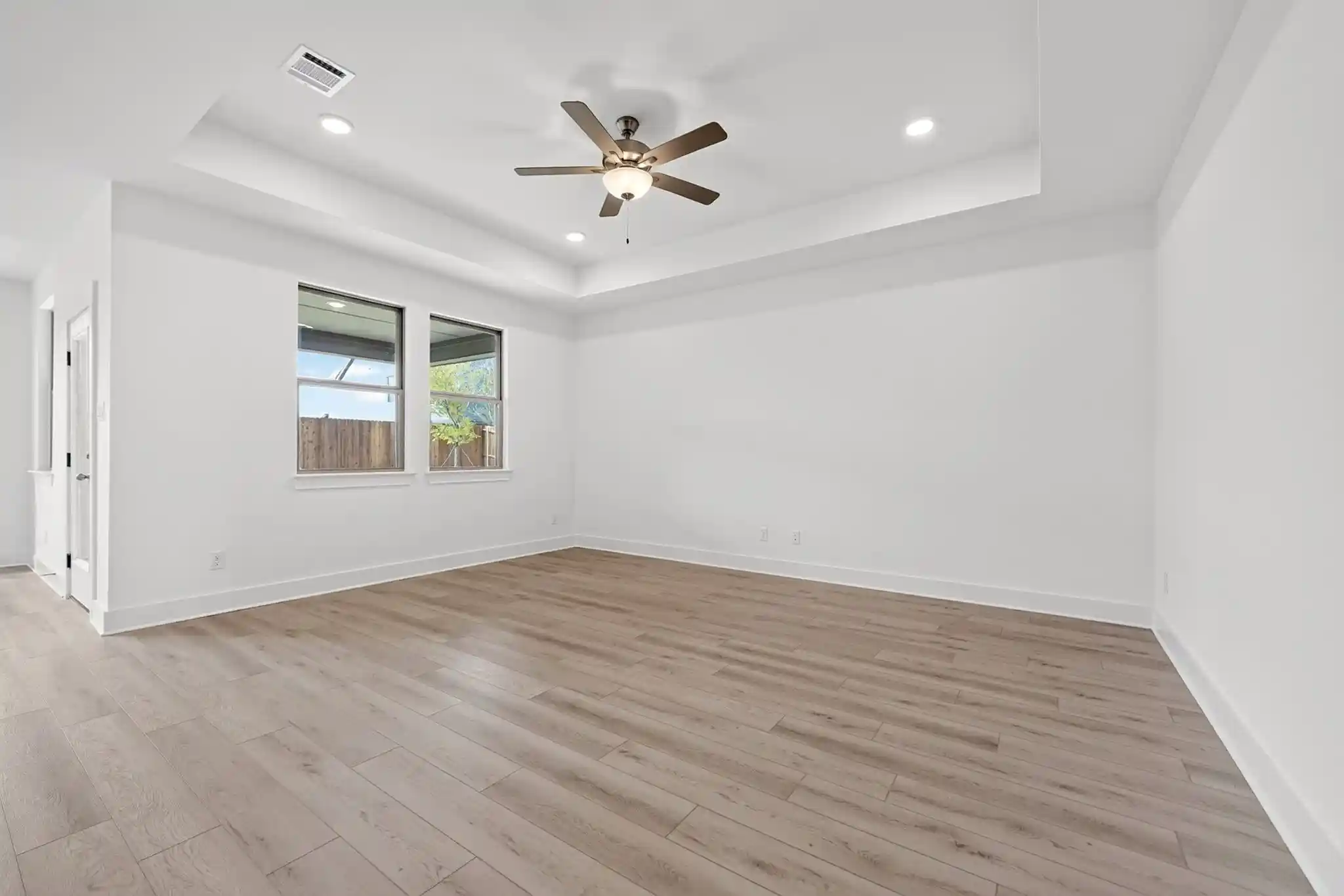 Photo 3 of Single family home for sale at 1405 Northview Ln, Nevada, TX 75173 | MLS# 21263983 | Listing updated on 2026-10-27
