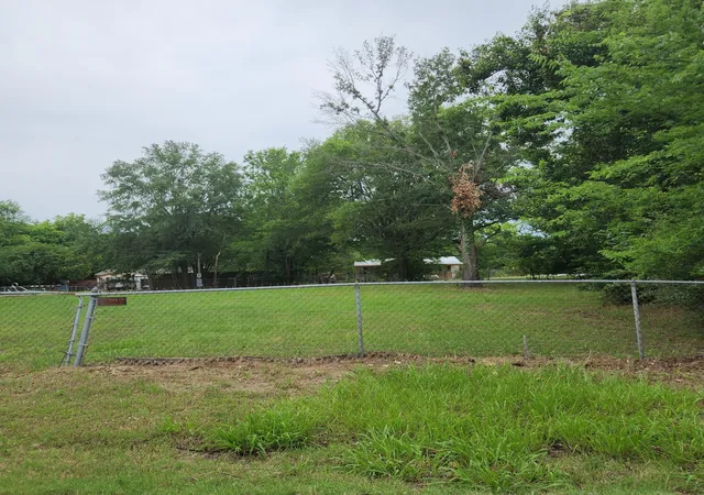 Homes for sale in Gun Barrel City, TX | 106 Summit Ridge Dr, Gun Barrel City, TX 75156 | MLS# 21263963