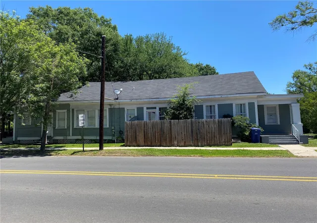 Photo 1 of Multi family home for sale at 2829 Highland Ave, Shreveport, LA 71104 | MLS# 21264016 | Listing updated on 2026-07-16
