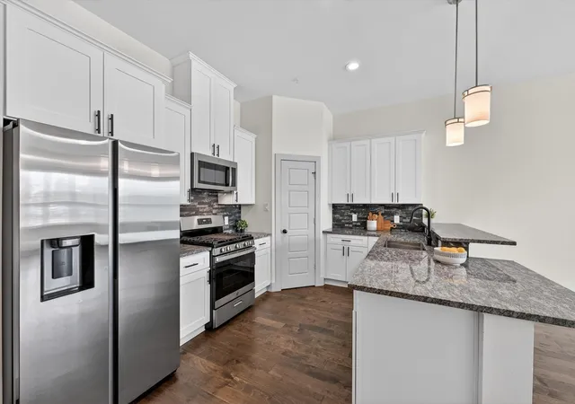 Photo 4 of Townhouse for sale at 6027 Rivendell Dr, Frisco, TX 75035 | MLS# 21263747 | Listing updated on 2026-08-07