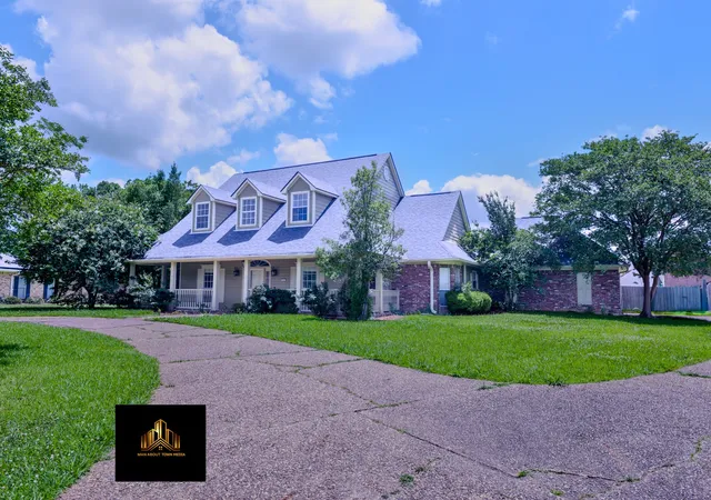 1st image of 30 Fairmont Cir, Bossier City, LA 71111 | MLS# 21264025