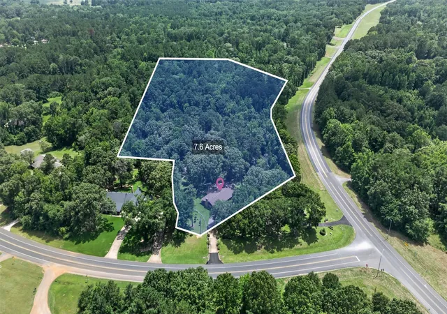 Photo 3 of Single family home for sale at 1639 Se Loop 456, Jacksonville, TX 75766 | MLS# 21264033 | Listing updated on 2026-09-28