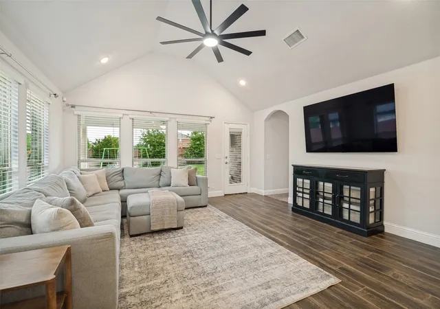 Photo 4 of Single family home for sale at 3608 Kimberly Ct, Forney, TX 75126 | MLS# 21264049 | Listing updated on 2026-10-05