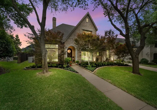 Homes for sale in Mansfield, TX | 2123 Westchester Dr, Mansfield, TX 76063 | MLS# 21261922