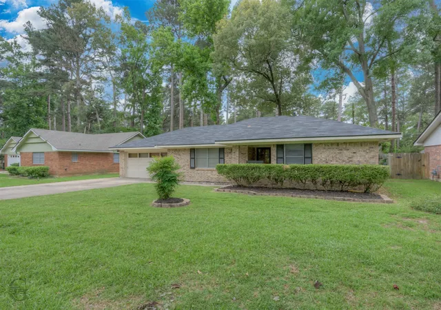 3rd image of 2071 Crabapple Dr, Shreveport, LA 71118 | MLS# 21263007