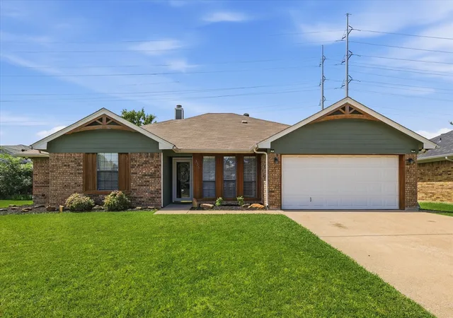 Homes for sale in Keller, TX | 736 California Trl, Keller, TX 76248 | MLS# 21264083