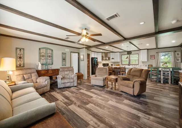 Homes for sale in Corsicana, TX | 6106 County Road 0050, Corsicana, TX 75110 | MLS# 21263677