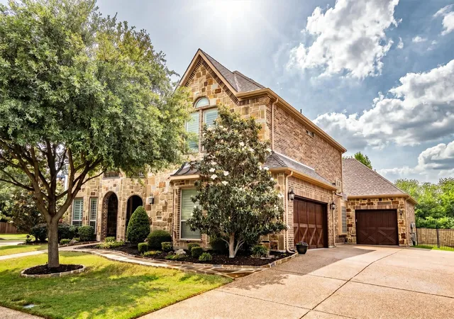 Photo 2 of Single family home for sale at 2019 Churchill Downs Ln, Roanoke, TX 76262 | MLS# 21263537 | Listing updated on 2026-07-26