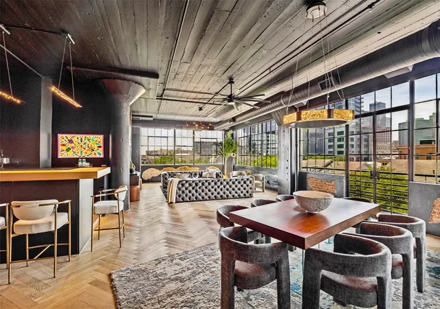 Photo 2 of Condo for sale at 2220 Canton St #401, Dallas, TX 75201 | MLS# 21264116 | Listing updated on 2026-08-29