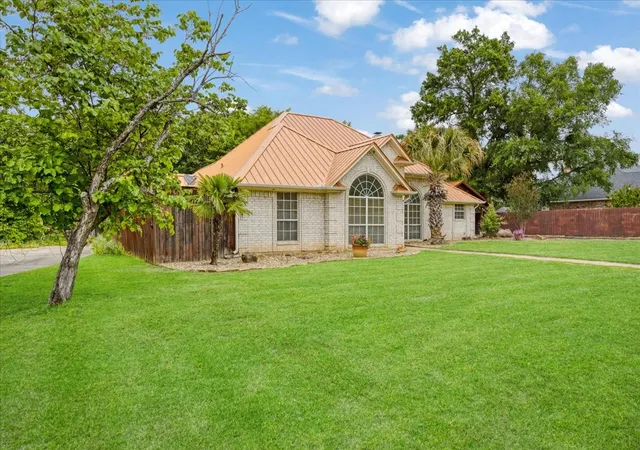 Photo 3 of Single family home for sale at 3420 Graham St, Paris, TX 75460 | MLS# 21263055 | Listing updated on 2026-08-14