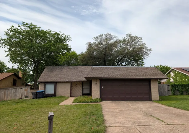 Photo 1 of Sale Pending at 3004 Encino Dr, Fort Worth, TX 76116 | MLS# 21261408 | Listing updated on 2026-07-13