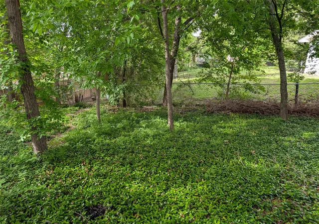 Photo 25 of Sale Pending at 3004 Encino Dr, Fort Worth, TX 76116 | MLS# 21261408 | Listing updated on 2026-07-13