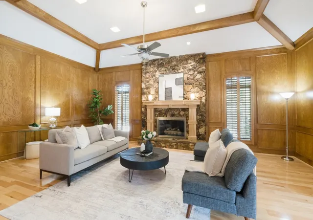 4th image of 9502 Moss Haven Dr, Dallas, TX 75231 | MLS# 21238676