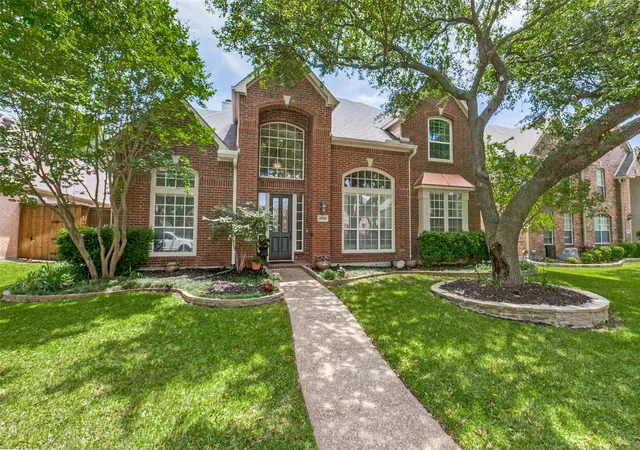 Photo 1 of Sale Pending at 2632 Barrington Dr, Plano, TX 75093 | MLS# 21220602 | Listing updated on 2026-08-30