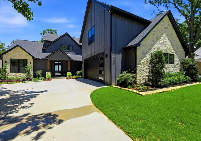 Photo 4 of Single family home for sale at 100 Brentwood Estates Dr, Trinidad, TX 75163 | MLS# 21263788 | Listing updated on 2026-08-04