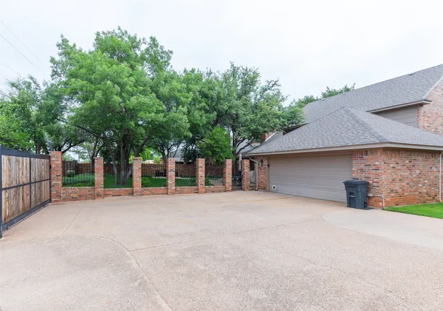 Homes for sale in Abilene, TX | 23 Lytle Pl Dr, Abilene, TX 79602 | MLS# 21264433