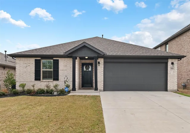 Homes for sale in Denton, TX | 5404 Everly Ct, Denton, TX 76207 | MLS# 21261046
