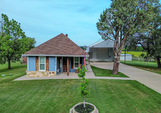 Homes for sale in Lipan, TX | 6416 County Road 146, Lipan, TX 76462 | MLS# 21261842