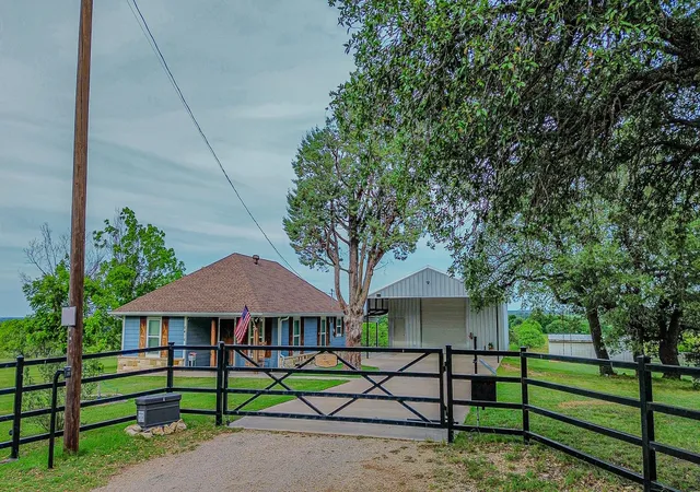 Homes for sale in Lipan, TX | 6416 County Road 146, Lipan, TX 76462 | MLS# 21261842