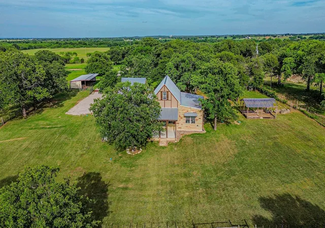 Photo 4 of House for sale at 6085 County Road 146, Lipan, TX 76462 | MLS# 21261800 | Listing updated on 2026-07-14