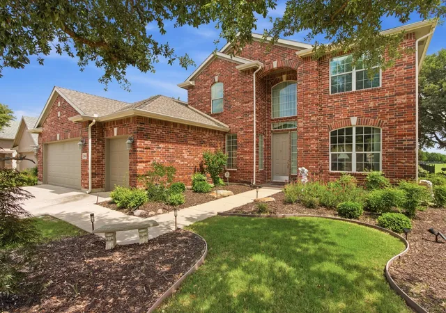 Single family home for sale at 9601 Grandview Dr, Denton, TX 76207 | MLS# 21263391