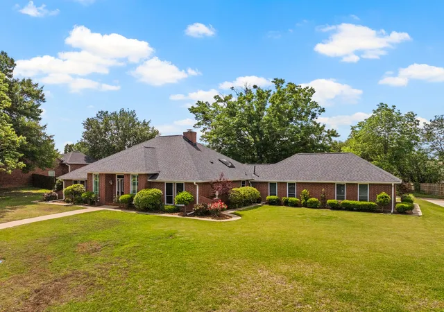 Homes for sale in Mount Pleasant, TX | 212 Turnberry Cir, Mount Pleasant, TX 75455 | MLS# 21264407