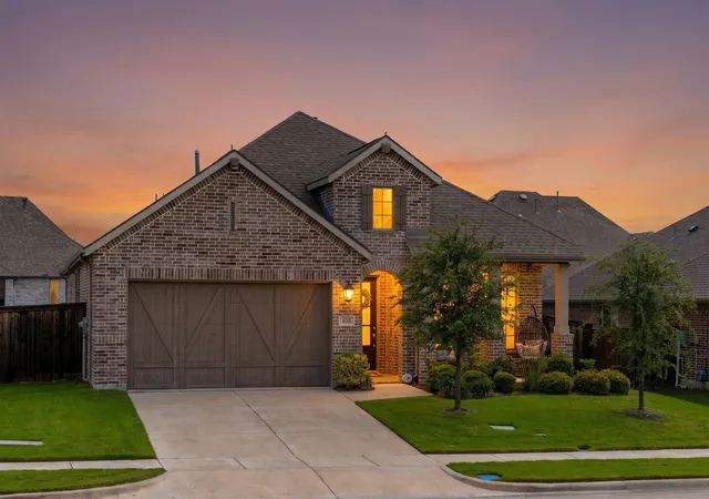 Photo 1 of Sale Pending at 1913 Recioto Dr, Rockwall, TX 75032 | MLS# 21264310 | Listing updated on 2026-08-31