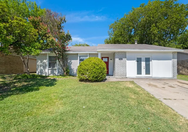 Photo 3 of Single family home for sale at 7217 Knight Dr, The Colony, TX 75056 | MLS# 21262959 | Listing updated on 2026-08-29