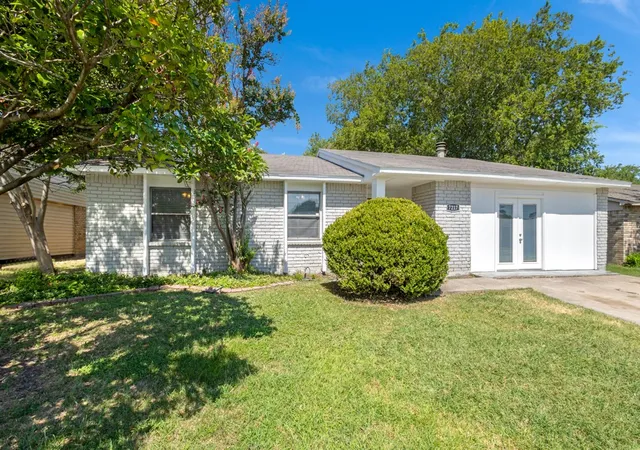 Homes for sale in The Colony, TX | 7217 Knight Dr, The Colony, TX 75056 | MLS# 21262959