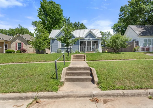 Homes for sale in Mineola, TX | 310 N Line St, Mineola, TX 75773 | MLS# 21264616