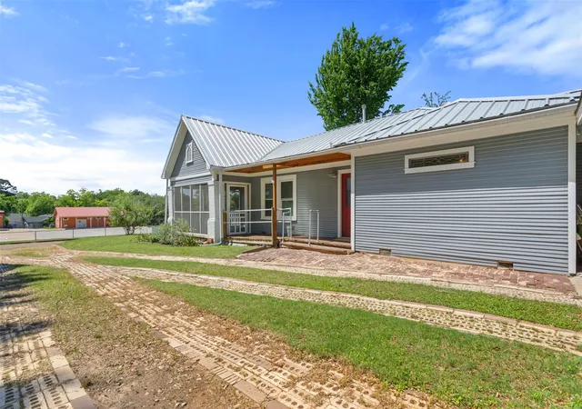 Homes for sale in Mineola, TX | 310 N Line St, Mineola, TX 75773 | MLS# 21264616