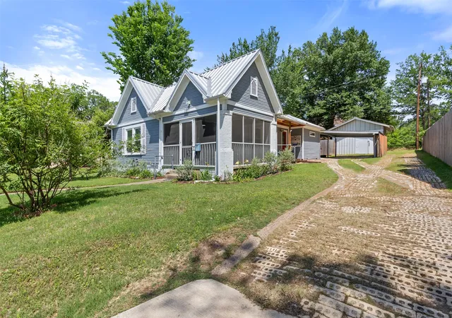 Homes for sale in Mineola, TX | 310 N Line St, Mineola, TX 75773 | MLS# 21264616