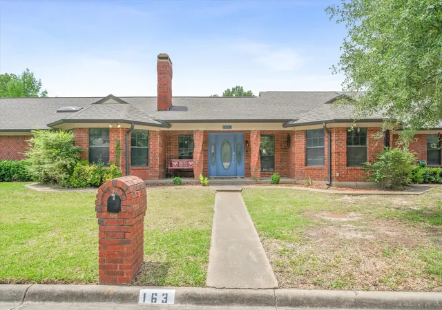 Photo 4 of Single family home for sale at 163 Granada Sq, Canton, TX 75103 | MLS# 21257409 | Listing updated on 2026-08-27