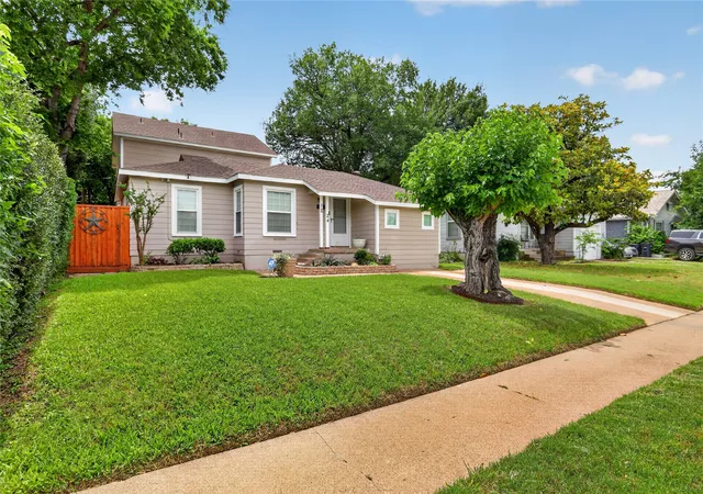 Photo 3 of Single family home for sale at 1224 Marion Ave, Fort Worth, TX 76104 | MLS# 21258504 | Listing updated on 2026-07-05