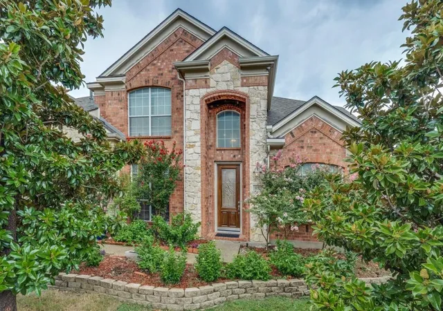 Homes for sale in Irving, TX | 10327 Offshore Dr, Irving, TX 75063 | MLS# 21254119