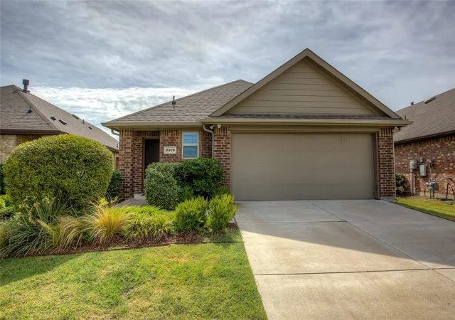 Photo 1 of Single family home for sale at 2529 Pettus Dr, Forney, TX 75126 | MLS# 21263758 | Listing updated on 2026-09-06