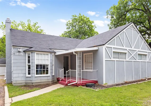 1st image of 4316 Kenwood Ct, Fort Worth, TX 76103 | MLS# 21264619