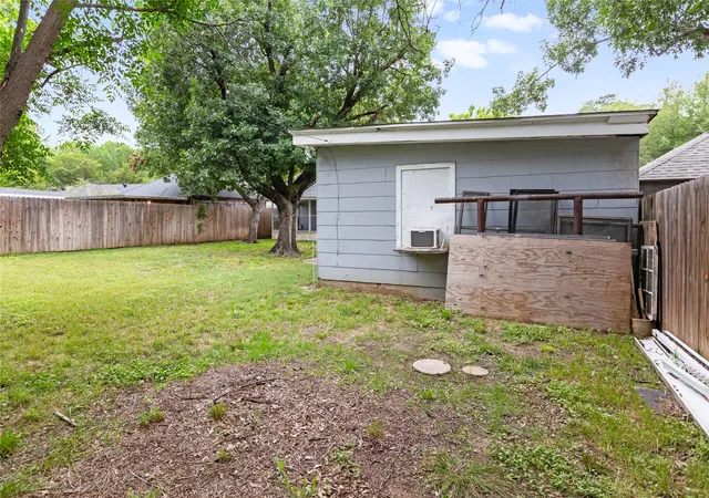 37th image of 4316 Kenwood Ct, Fort Worth, TX 76103 | MLS# 21264619