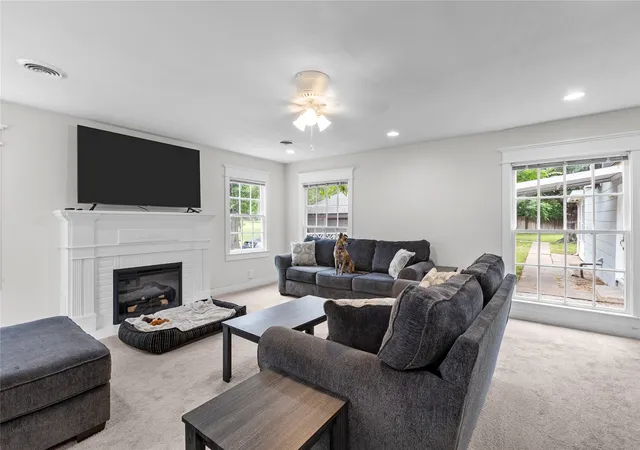 5th image of 4316 Kenwood Ct, Fort Worth, TX 76103 | MLS# 21264619