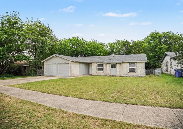 Photo 1 of Single family home for sale at 1434 Oakbrook St, Lancaster, TX 75134 | MLS# 21260009 | Listing updated on 2026-08-21