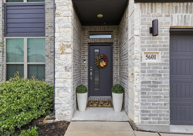 Photo 3 of Single family home for sale at 5601 Annie Creek Rd, Fort Worth, TX 76126 | MLS# 21264629 | Listing updated on 2026-07-15