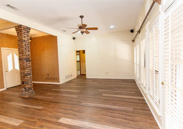 Photo 3 of Single family home for sale at 3014 Pecan Ridge Dr, Rowlett, TX 75088 | MLS# 21264543 | Listing updated on 2026-09-26