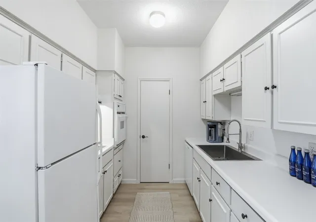 4th image of 4312 Bellaire Dr S, Fort Worth, TX 76109